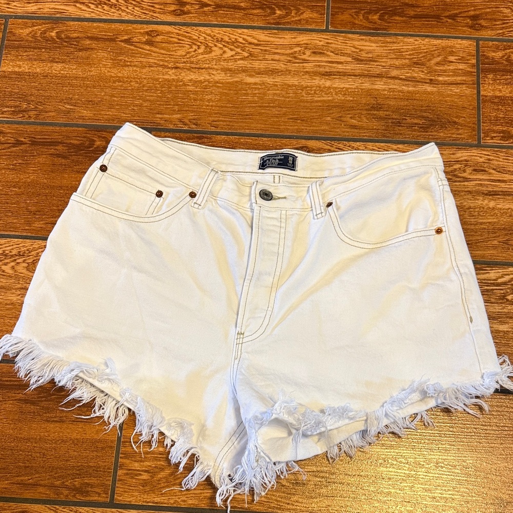 Abercrombie high rise 4” short